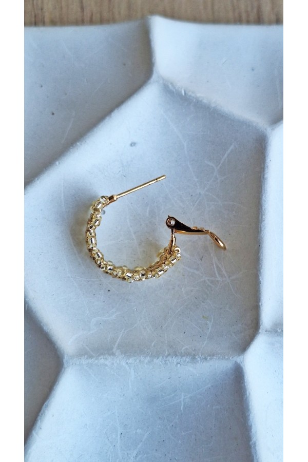 Χειροποίητο κρικάκι με πλέξιμο από γιαπωνέζικες χάντρες Miyuki χρυσό