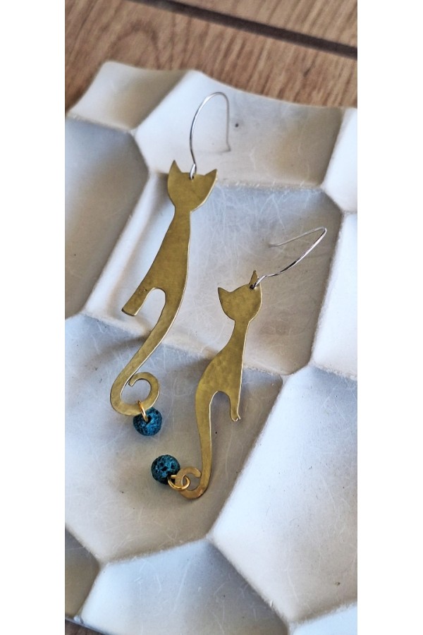 Χειροποίητα κρεμαστά σκουλαρίκια με φιγούρες μικρή και μεγάλη γάτα