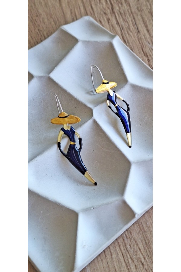 Χειροποίητο Σκουλαρίκι Φιγούρα με Μπλε Φόρεμα και Χρυσό Καπέλο