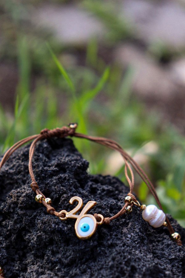 Βραχιόλι γούρι 2026 ματάκι καφέ κορδόνι