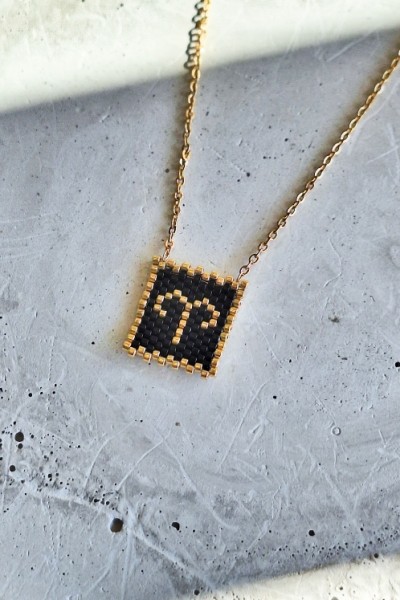 Χειροποίητο Κολιέ με Ζώδιο Κριός Πλεγμένο με Γιαπωνέζικες Χάντρες Miyuki Μαύρο-Χρυσό