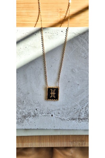 Χειροποίητο Κολιέ με Ζώδιο Ιχθύς Πλεγμένο με Γιαπωνέζικες Χάντρες Miyuki Μαύρο-Χρυσό