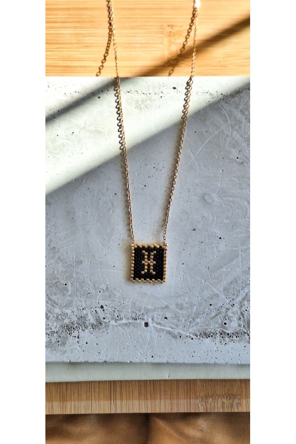 Χειροποίητο Κολιέ με Ζώδιο Ιχθύς Πλεγμένο με Γιαπωνέζικες Χάντρες Miyuki Μαύρο-Χρυσό