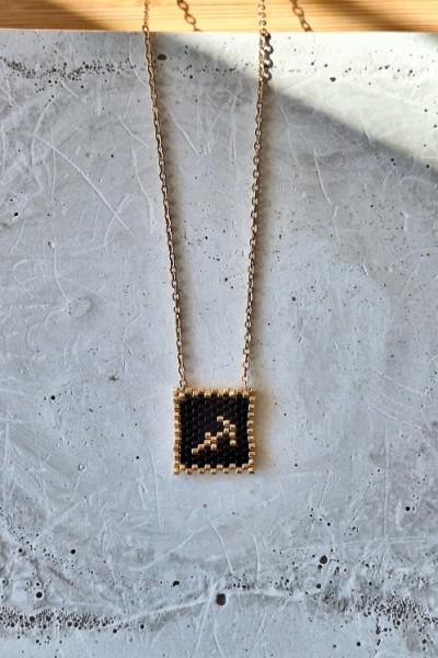 Χειροποίητο Κολιέ με Ζώδιο Τοξότης Πλεγμένο με Γιαπωνέζικες Χάντρες Miyuki Μαύρο-Χρυσό