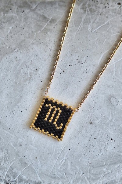 Χειροποίητο Κολιέ με Ζώδιο Σκορπιός Πλεγμένο με Γιαπωνέζικες Χάντρες Miyuki Μαύρο-Χρυσό