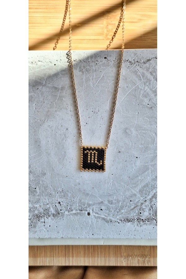 Χειροποίητο Κολιέ με Ζώδιο Σκορπιός Πλεγμένο με Γιαπωνέζικες Χάντρες Miyuki Μαύρο-Χρυσό