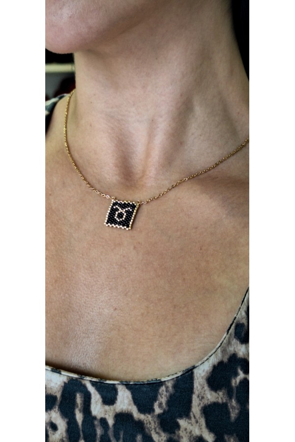 Χειροποίητο Κολιέ με Ζώδιο Ταύρος Πλεγμένο με Γιαπωνέζικες Χάντρες Miyuki Μαύρο-Χρυσό