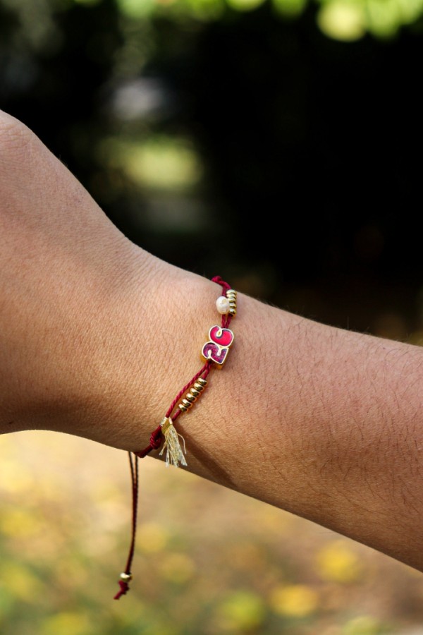 Βραχιόλι γούρι 2026 κόκκινο με χρυσή φούντα , επίχρυσο 