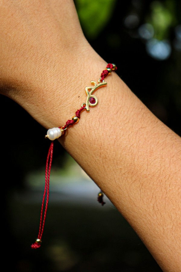 Βραχιόλι γούρι 2026 κόκκινο και μαργαριτάρι , επίχρυσο