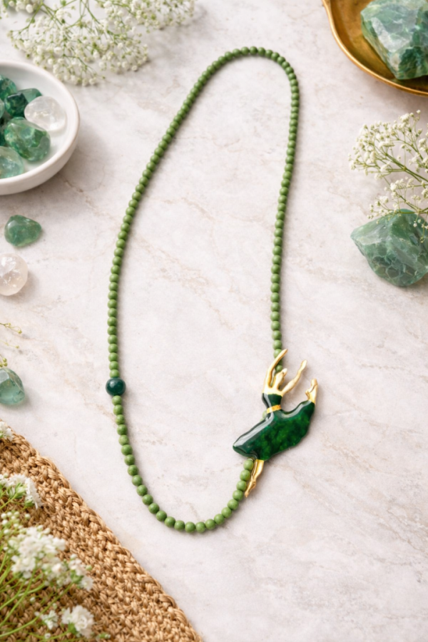 Χειροποίητο Κολιέ με Φιγούρα Μπαλαρίνας & Πράσινες Ημιπολύτιμες Πέτρες