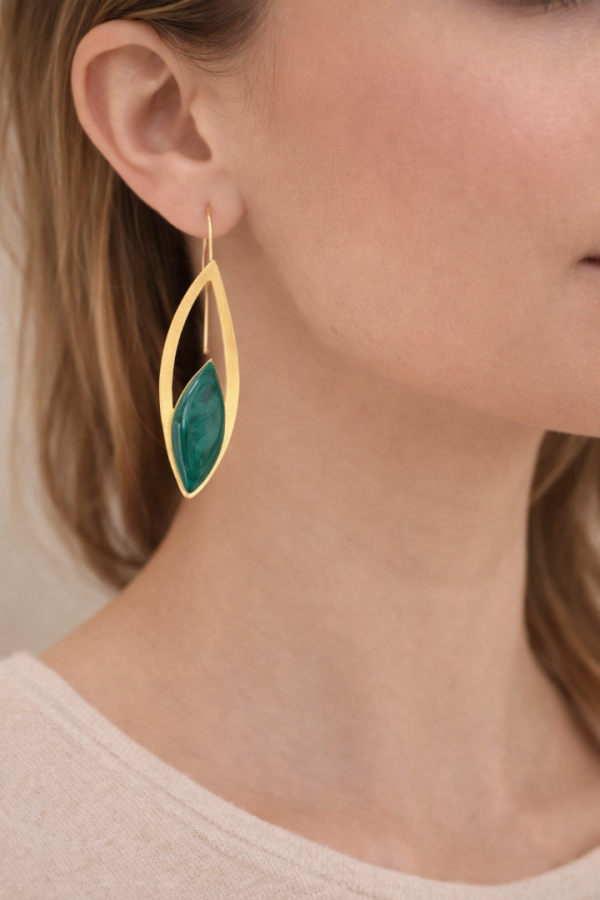 Χειροποίητο σκουλαρίκι δάκρυ σε πράσινο