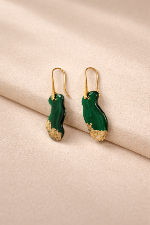 Χειροποίητο σκουλαρίκι πράσινο με φύλλα χρυσού 