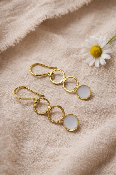 Χειροποίητα κρεμαστά σκουλαρίκια τριπλα κυκλάκια λευκό