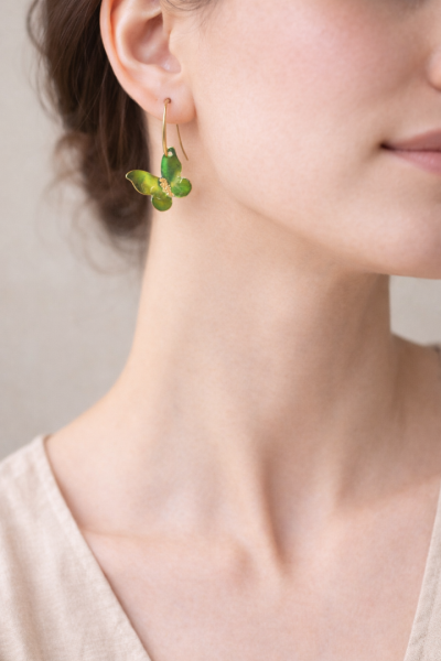 Χειροποίητο σκουλαρίκι πεταλούδα λαχανί 