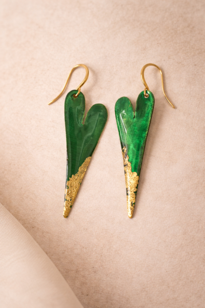 Χειροποίητο σκουλαρίκι καρδιά πράσινη με φύλλα χρυσού