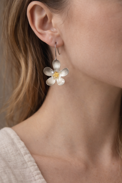 Χειροποίητα σκουλαρίκια λουλούδια ασημί Αρζαντό (Αλπακάς)