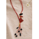 Χειροποίητο μακρύ κολιέ με κόκκινη κοπέλα σε κορδόνι