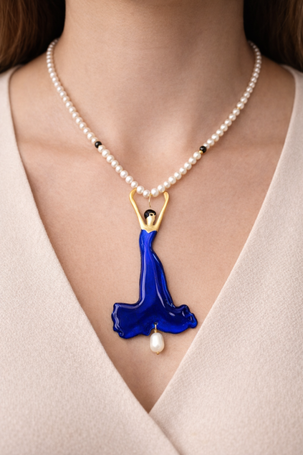 Χειροποίητο κολιέ με μαργαριτάρια με κοπέλα μπλε