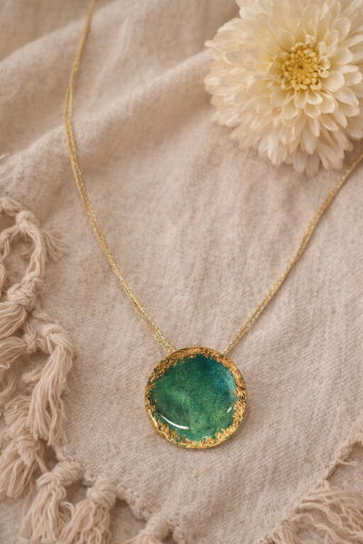 Χειροποίητο κολιέ κύκλος πράσινος με κορδόνι χρυσό