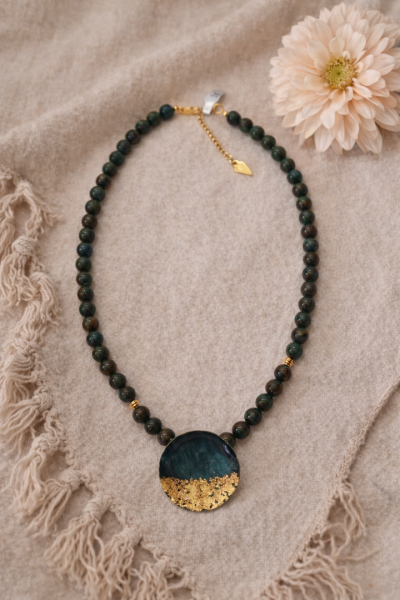 Χειροποίητο κολιέ κύκλος πράσινος με ημιπολύτιμες πέτρες (Απατίτης)