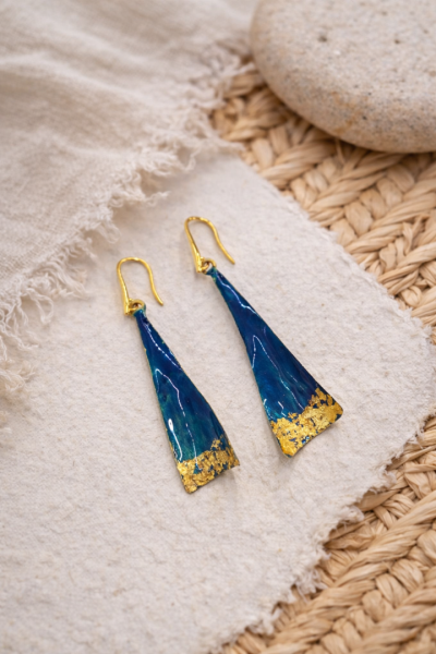 Χειροποίητο σκουλαρίκια σε μπλε χρώμα με φύλλα χρυσού