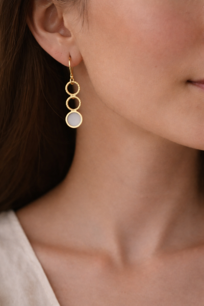 Χειροποίητα κρεμαστά σκουλαρίκια τριπλα κυκλάκια λευκό