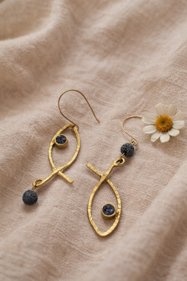 Χειροποίητα σκουλαρίκια ψαράκια με μπλε πέτρες