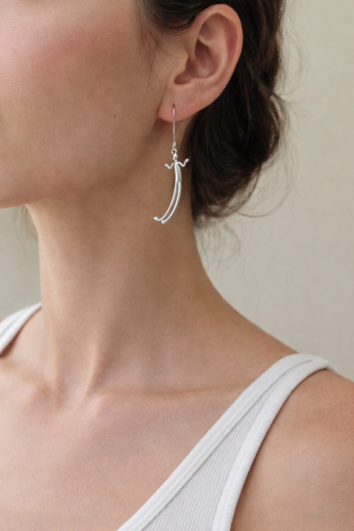 Χειροποίητα κρεμαστά σκουλαρίκια "αγόρι-κορίτσι" ασημί χρώμα